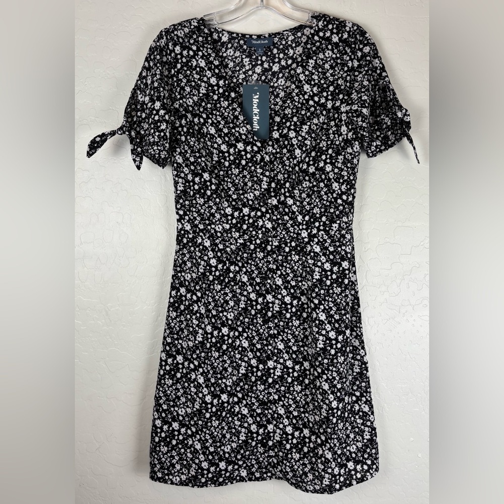 NEW ModCloth Just Gotta Have It Black White Ditsy Floral Mini Dress Sz‎ 2 1334